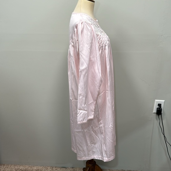 NWT Miss Elaine nightgown women’s sz M - Picture 9 of 11